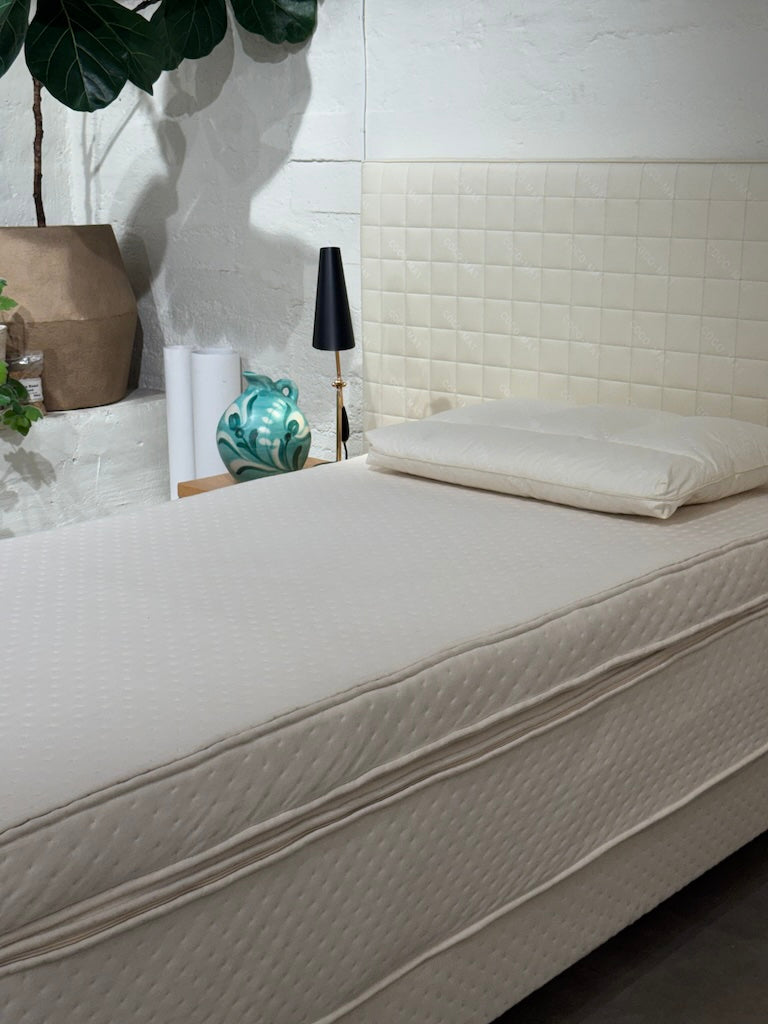 Premium utstillingsseng 90x210 - god pris!